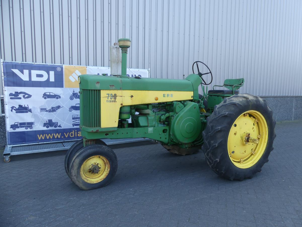 John-Deere 730 - Farm tractor: picture 1 John-Deere 730 - Farm tractor: picture 1
