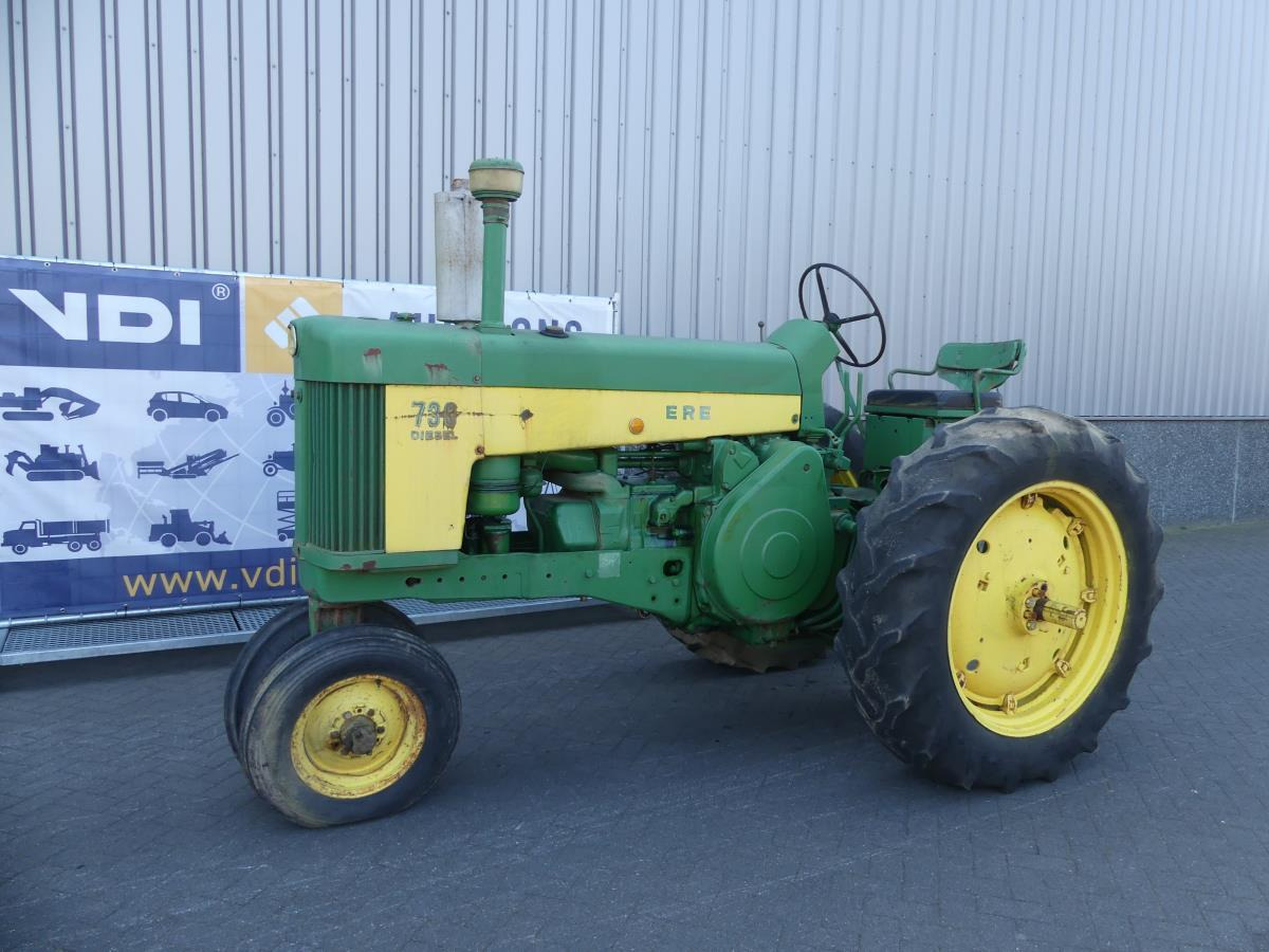 John-Deere 730 - Farm tractor: picture 2 John-Deere 730 - Farm tractor: picture 2