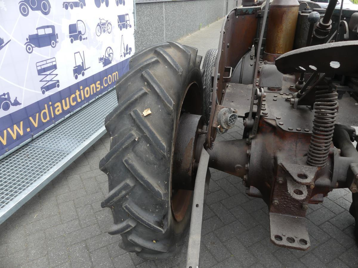 Farm tractor Lanz-Bulldog 20: picture 10