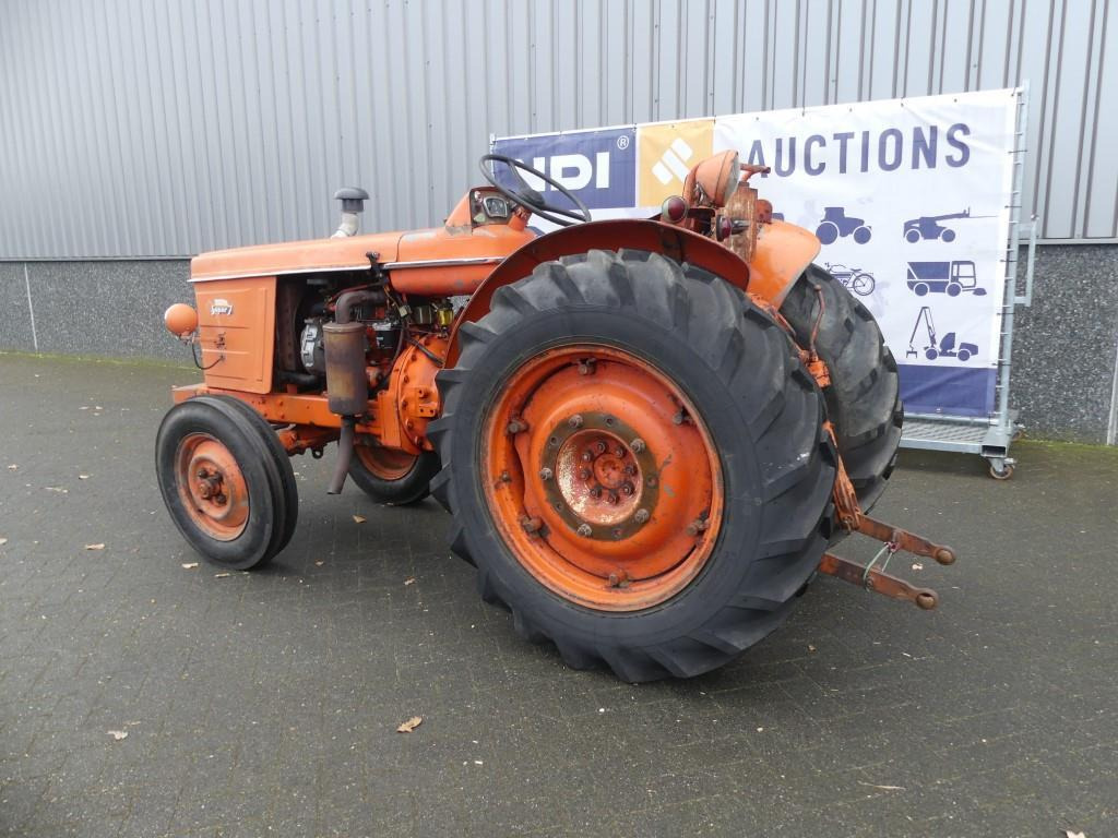 Renault Super 7 Vineyard - Farm tractor: picture 3 Renault Super 7 Vineyard - Farm tractor: picture 3