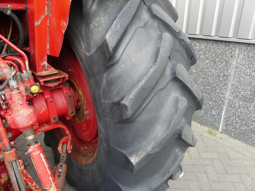 Farm tractor Volvo BM 2654: picture 12