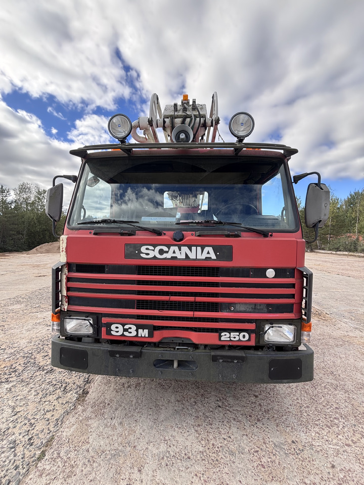 SCANIA - Fire truck: picture 2 SCANIA - Fire truck: picture 2