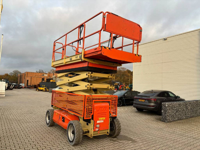JLG 4069 LE - Scissor lift: picture 4 JLG 4069 LE - Scissor lift: picture 4