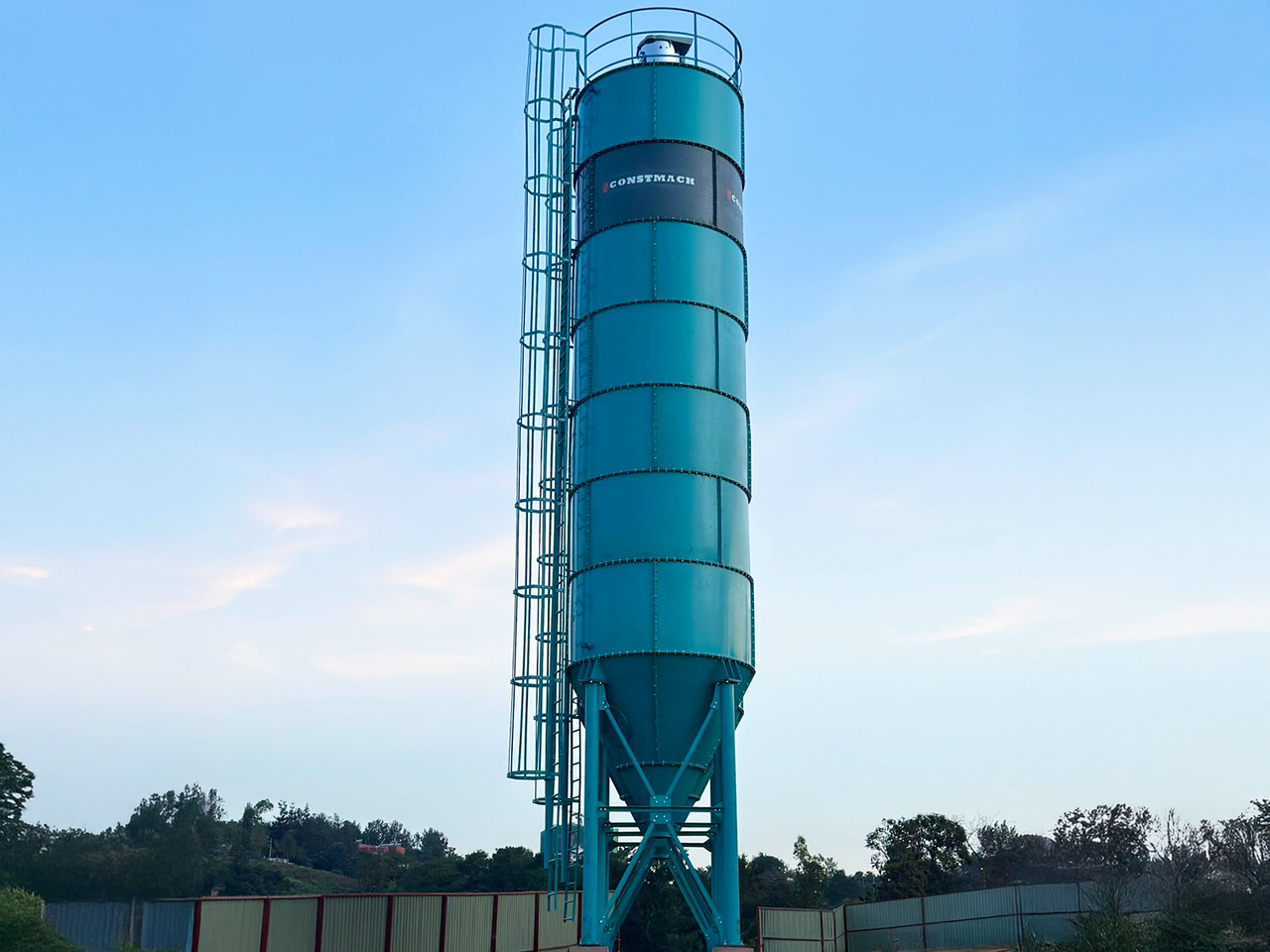 Constmach 100 Ton Capacity Cement Silo - Cement silo: picture 1 Constmach 100 Ton Capacity Cement Silo - Cement silo: picture 1