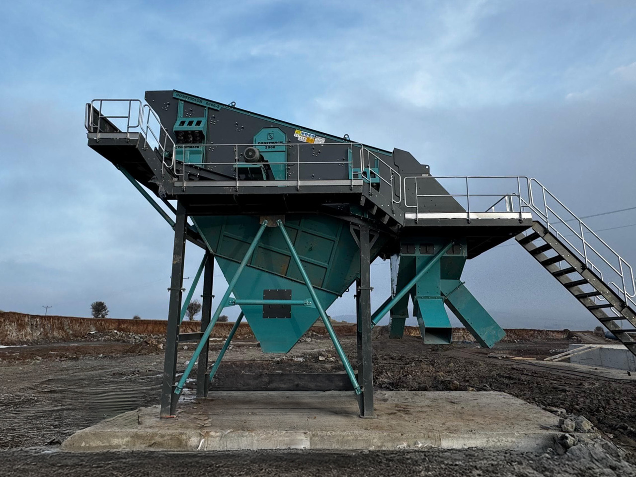 Constmach 140-180 Tph Vibrating Screen 2-3-4 Stages 1800x5000 mm - Screener: picture 2 Constmach 140-180 Tph Vibrating Screen 2-3-4 Stages 1800x5000 mm - Screener: picture 2