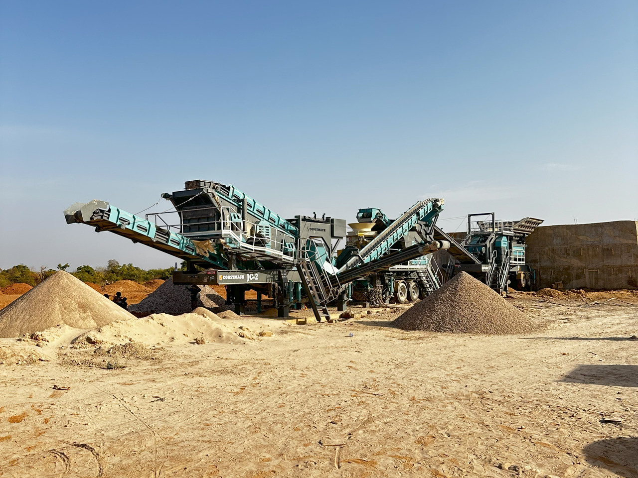 Constmach Mobiler Backenbrecher (mobiler Brecher) mit einer Kapazität von 120-150 Tonnen - Mobile crusher: picture 1 Constmach Mobiler Backenbrecher (mobiler Brecher) mit einer Kapazität von 120-150 Tonnen - Mobile crusher: picture 1