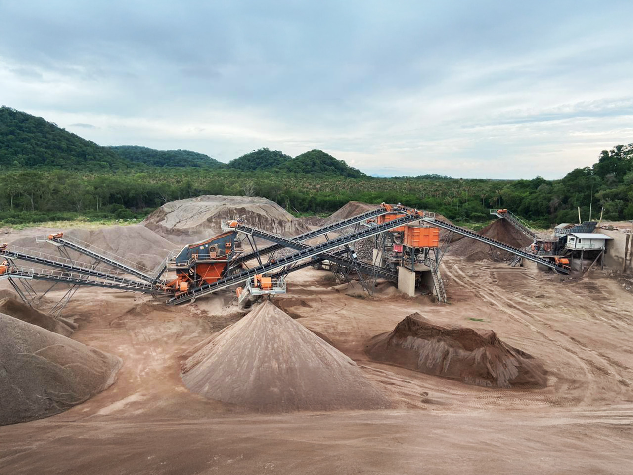 New Crusher Constmach Stationary Stone Crushing and Screening Plant 50 to 1,000 TPH: picture 6