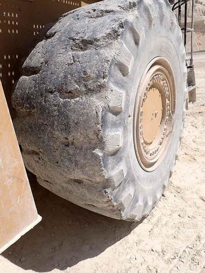 Wheel loader CAT 988K: picture 19