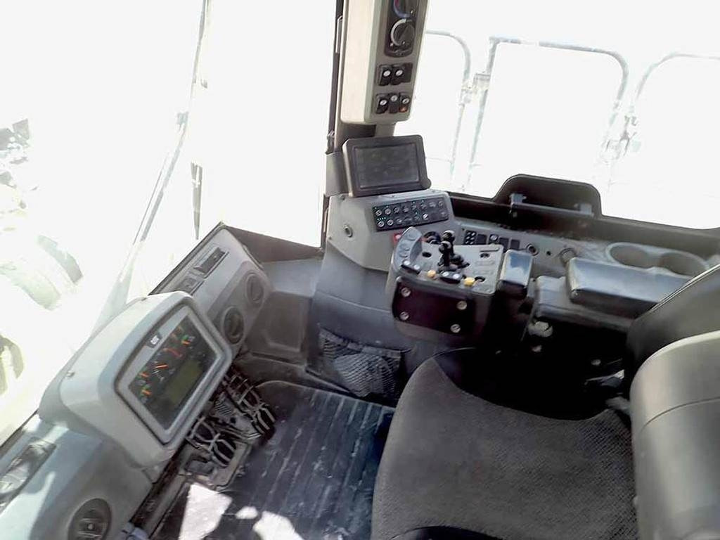 Wheel loader CAT 988K: picture 12