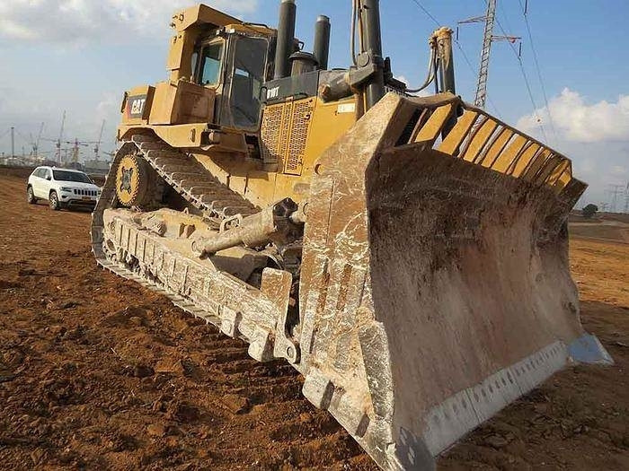 Bulldozer CAT D10 T: picture 7