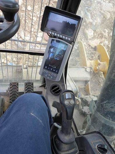 Excavator CAT M320F: picture 10
