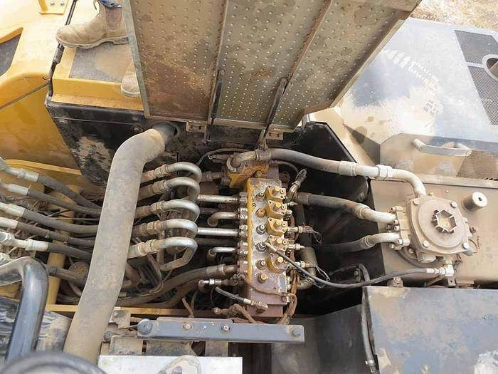 Excavator CAT M320F: picture 19