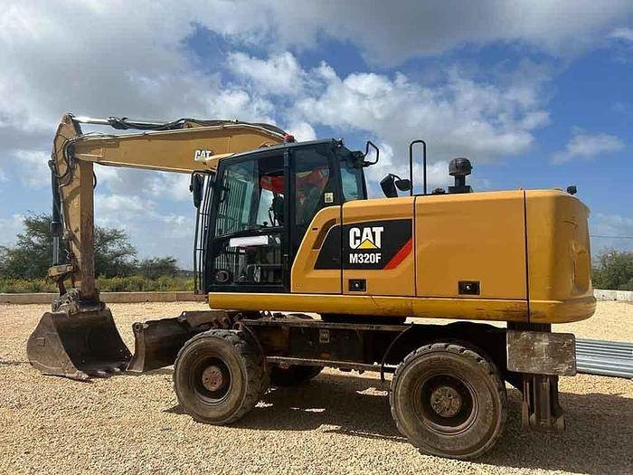 CAT M320F - Excavator: picture 3 CAT M320F - Excavator: picture 3