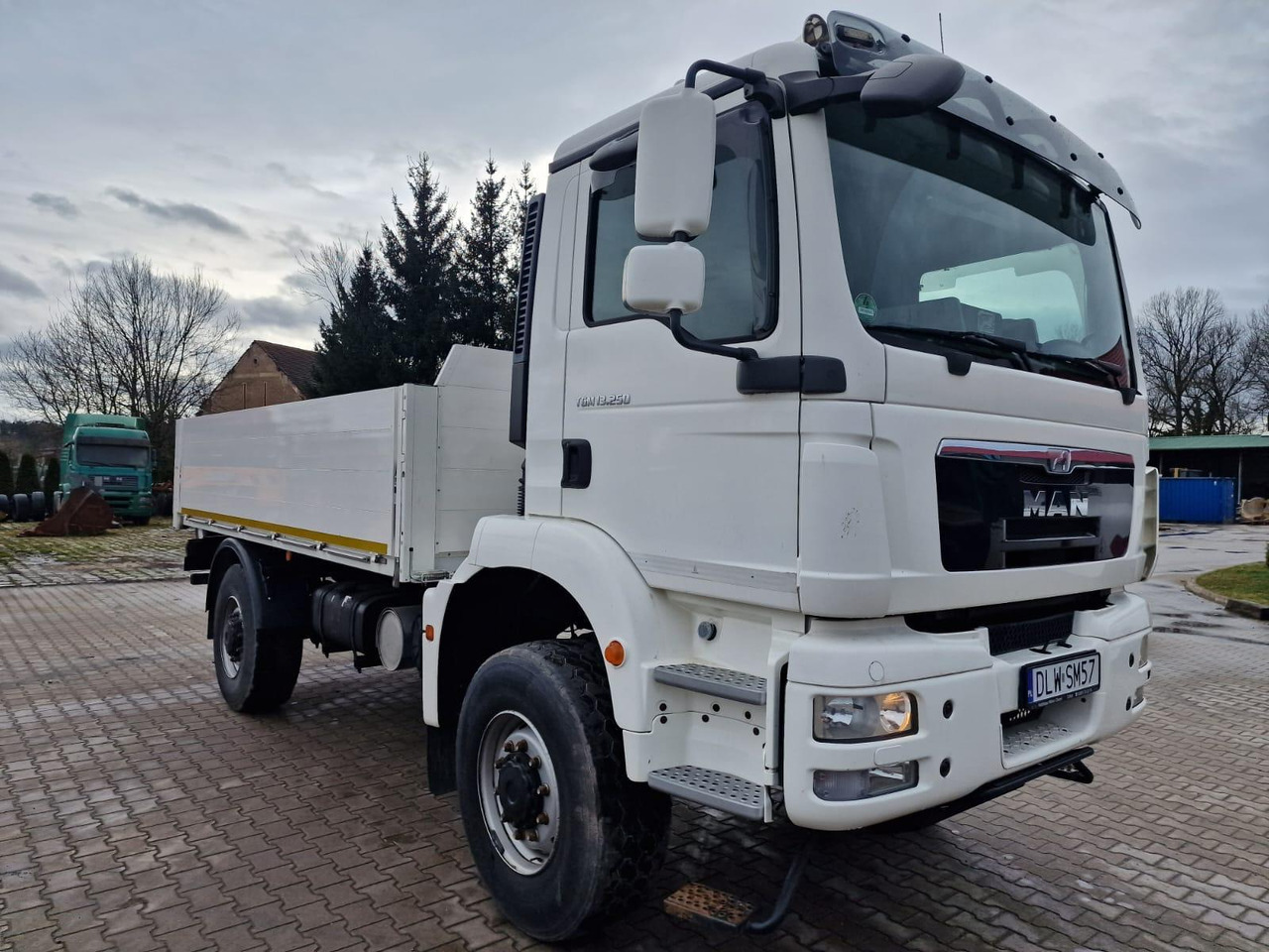 MAN 13.250 - Truck: picture 2 MAN 13.250 - Truck: picture 2
