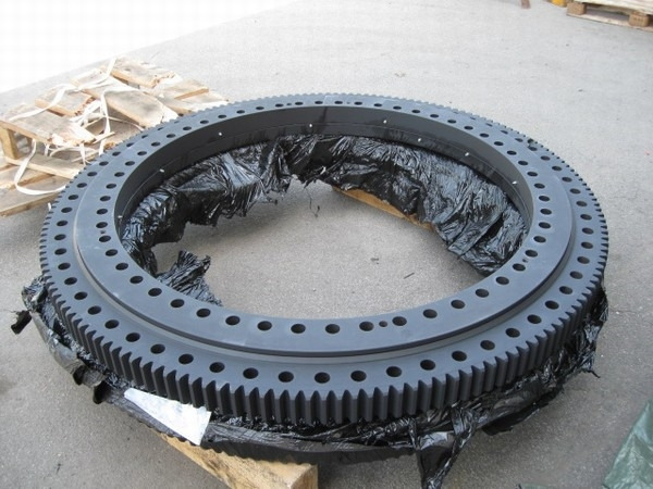 Drehkranz Demag AC 120-1 - Attachment for Crane: picture 1 Drehkranz Demag AC 120-1 - Attachment for Crane: picture 1