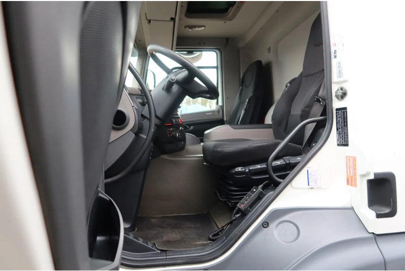 DAF CF 260 CF 260 FA Carrier Supra 450 Nordic, Dhollandia 1500 kg - Refrigerator truck: picture 5 DAF CF 260 CF 260 FA Carrier Supra 450 Nordic, Dhollandia 1500 kg - Refrigerator truck: picture 5