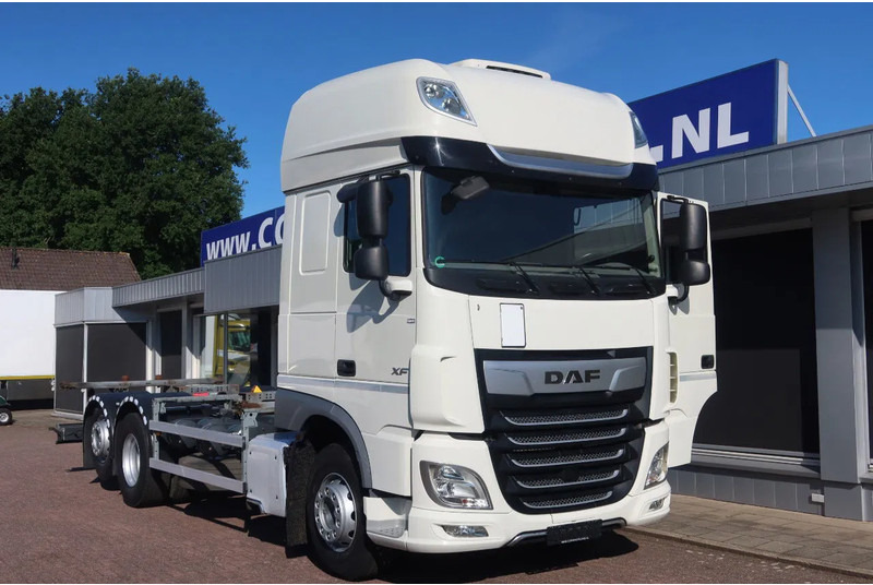 Container transporter/ Swap body truck DAF XF 106.450 Wissellaadbaksysteem / Chassis: picture 13