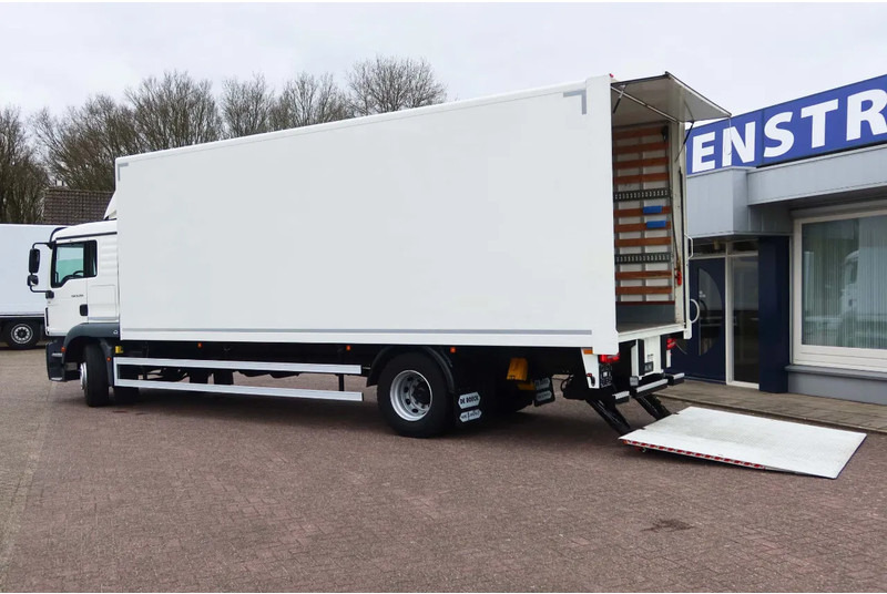 MAN TGM 18.250 Bal+Klep Dhollandia 2.000 kg Geisoleerd dak - Box truck: picture 3 MAN TGM 18.250 Bal+Klep Dhollandia 2.000 kg Geisoleerd dak - Box truck: picture 3