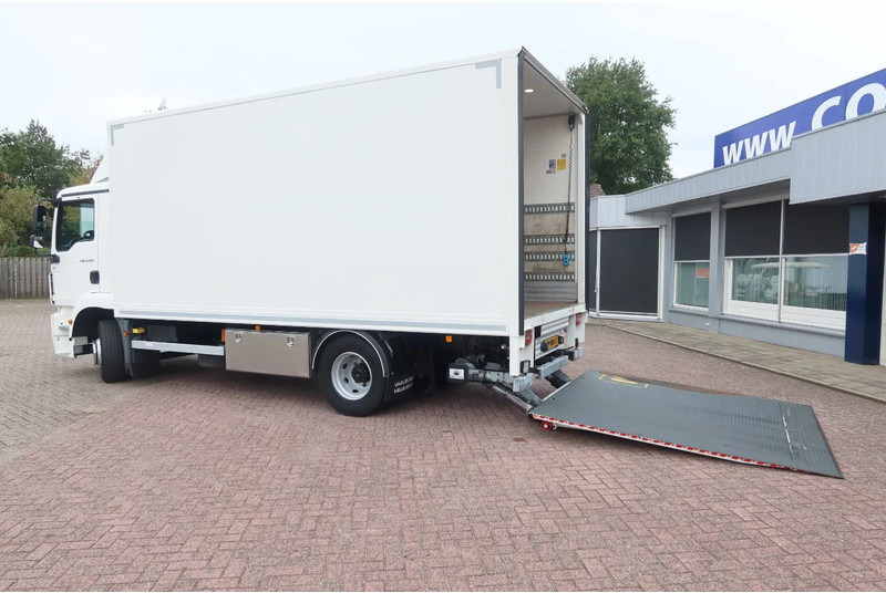 MAN TGM TGM 12.250 Dhollandia 2.000 kg Geisoleerde bak. Volledige luchtvering - Box truck: picture 3 MAN TGM TGM 12.250 Dhollandia 2.000 kg Geisoleerde bak. Volledige luchtvering - Box truck: picture 3