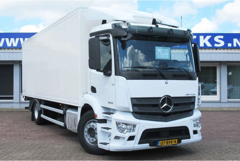 Mercedes-Benz Actros 1832 1832 LL 4x2 - Box truck: picture 2 Mercedes-Benz Actros 1832 1832 LL 4x2 - Box truck: picture 2