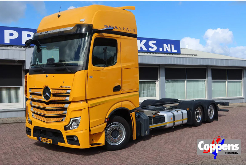 Mercedes-Benz Actros - Cab chassis truck: picture 1 Mercedes-Benz Actros - Cab chassis truck: picture 1