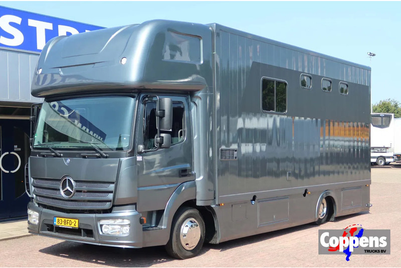 Mercedes-Benz Atego 816 L 3 Paarden/4 Ponies - Horse truck: picture 1 Mercedes-Benz Atego 816 L 3 Paarden/4 Ponies - Horse truck: picture 1