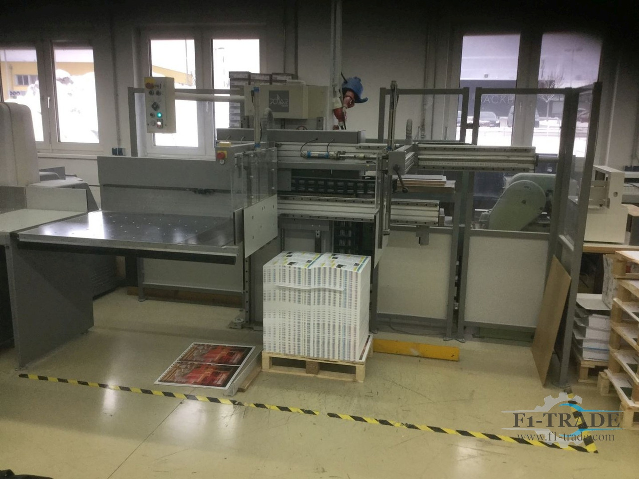 Polar TR 1ER 110-4 - Printing machinery: picture 1 Polar TR 1ER 110-4 - Printing machinery: picture 1