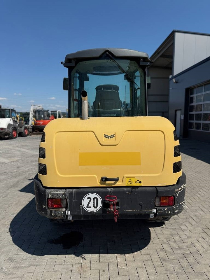 Yanmar V 80 - Wheel loader: picture 4 Yanmar V 80 - Wheel loader: picture 4