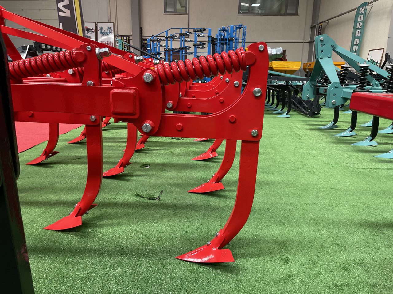 SOIL MASTER _SPRING LOADED CHISEL PLOUGH - Plow: picture 4 SOIL MASTER _SPRING LOADED CHISEL PLOUGH - Plow: picture 4