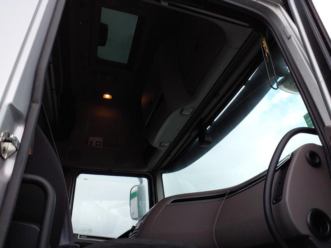 Tractor unit DAF XF480: picture 7