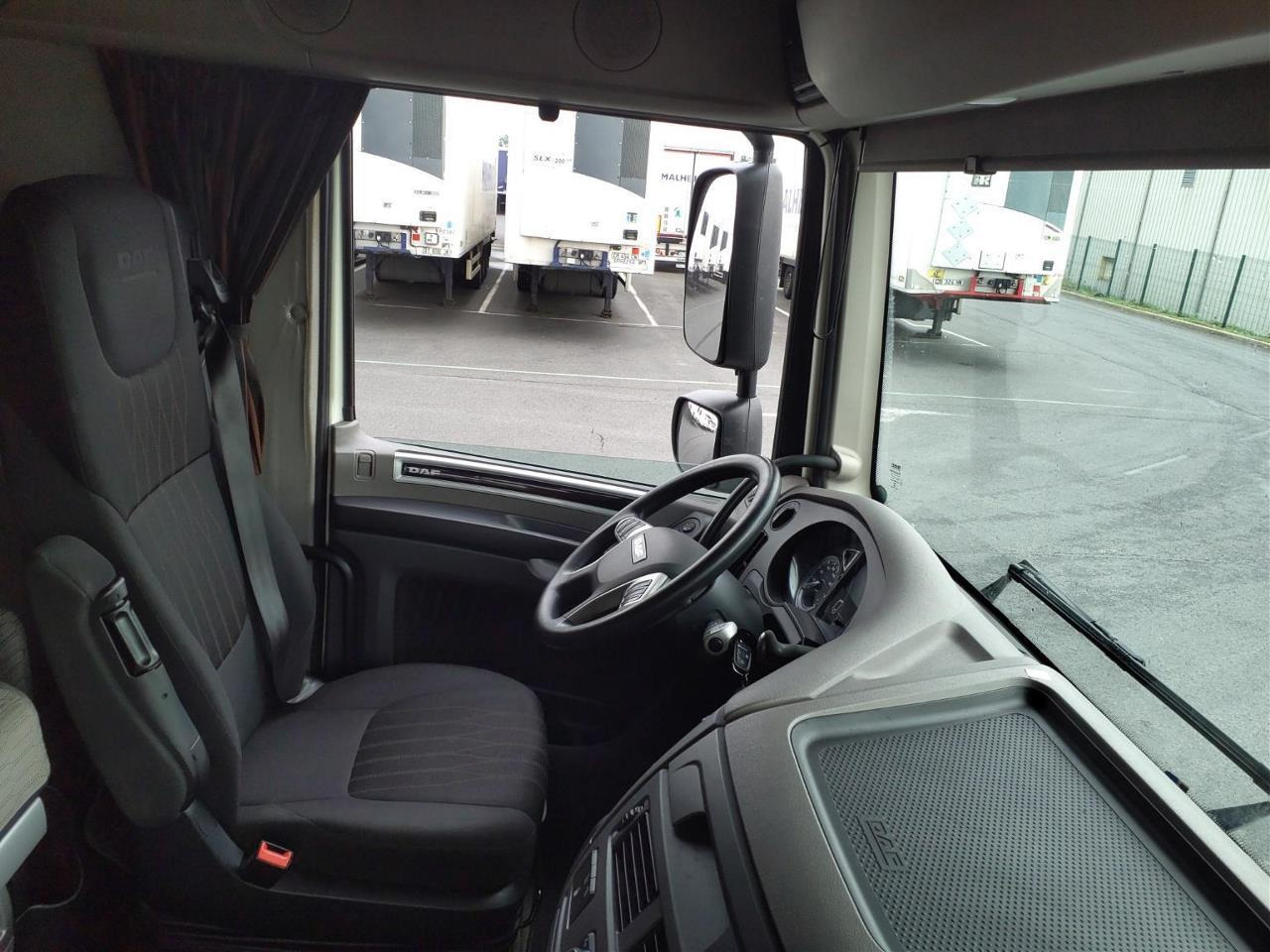 Tractor unit DAF XF480: picture 6