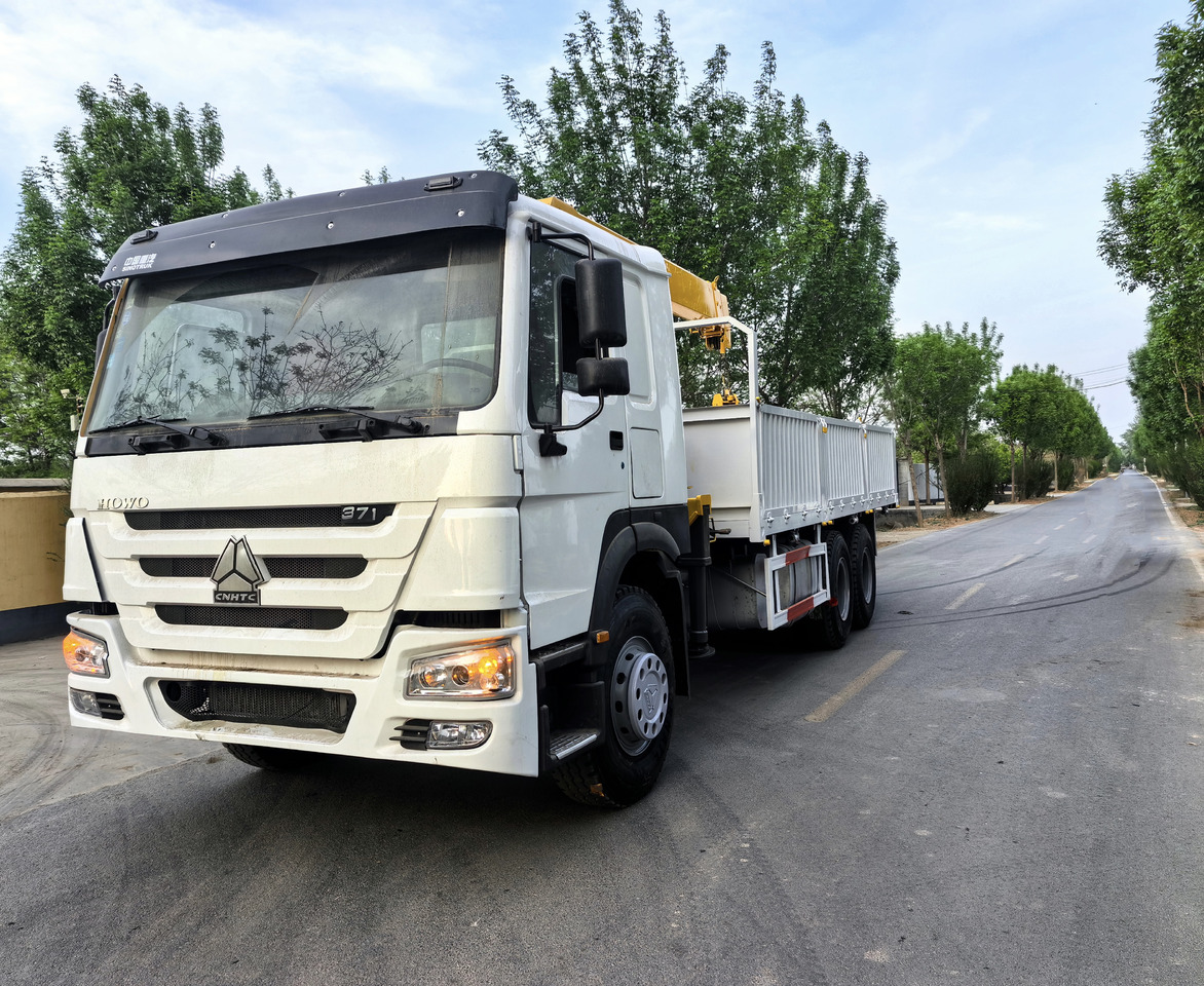 HOWO 371HP CRANE TRUCK - Crane truck: picture 3 HOWO 371HP CRANE TRUCK - Crane truck: picture 3