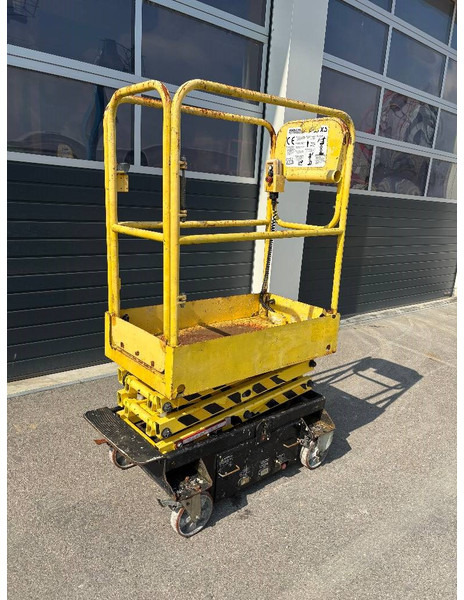 Boss 4,55m Arbeitsbühne Personenlift, BJ 2009 - Scissor lift: picture 5 Boss 4,55m Arbeitsbühne Personenlift, BJ 2009 - Scissor lift: picture 5