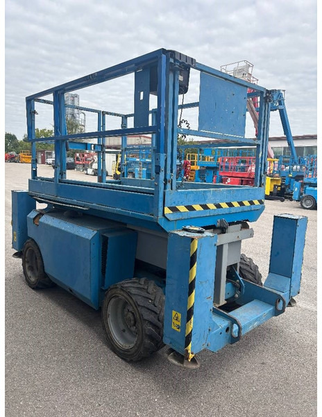 Genie GS 2668 RT 10m Diesel Scherenarbeitsbühne - Scissor lift: picture 5 Genie GS 2668 RT 10m Diesel Scherenarbeitsbühne - Scissor lift: picture 5