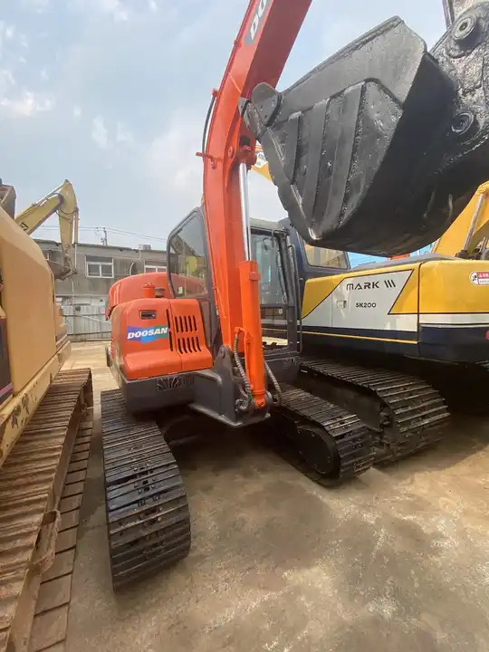 90% new Korea Doosan 6ton dx60 dx55 dx75 excavator - Crawler excavator: picture 5 90% new Korea Doosan 6ton dx60 dx55 dx75 excavator - Crawler excavator: picture 5