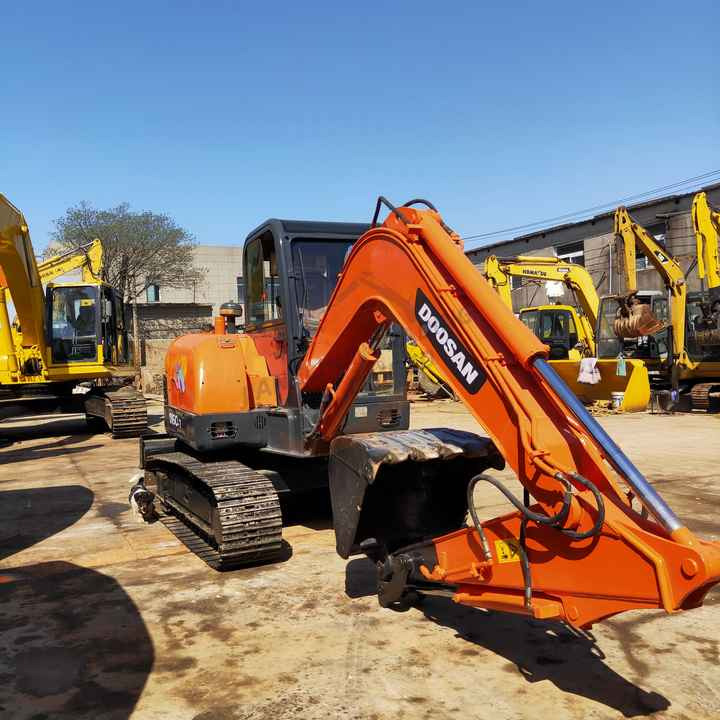 Awesome Performance Korea Imported Small Scale Used Doosan Dh60 Dh55 Dh150 Dx60 Dx225 Excavator - Crawler excavator: picture 5 Awesome Performance Korea Imported Small Scale Used Doosan Dh60 Dh55 Dh150 Dx60 Dx225 Excavator - Crawler excavator: picture 5