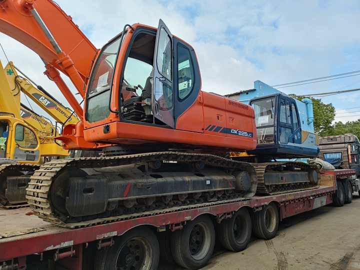 Awesome Performance Korea Imported Small Scale Used Doosan Dh60 Dh55 Dh150 Dx60 Dx225 Excavator in China - Crawler excavator: picture 2 Awesome Performance Korea Imported Small Scale Used Doosan Dh60 Dh55 Dh150 Dx60 Dx225 Excavator in China - Crawler excavator: picture 2
