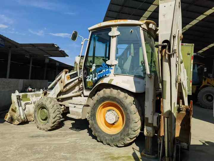 Backhoe loader JCB 3CX 4*4 tlb loader UKmade, used cheap JCB 3CX retro loader and digger - Backhoe loader: picture 4 Backhoe loader JCB 3CX 4*4 tlb loader UKmade, used cheap JCB 3CX retro loader and digger - Backhoe loader: picture 4