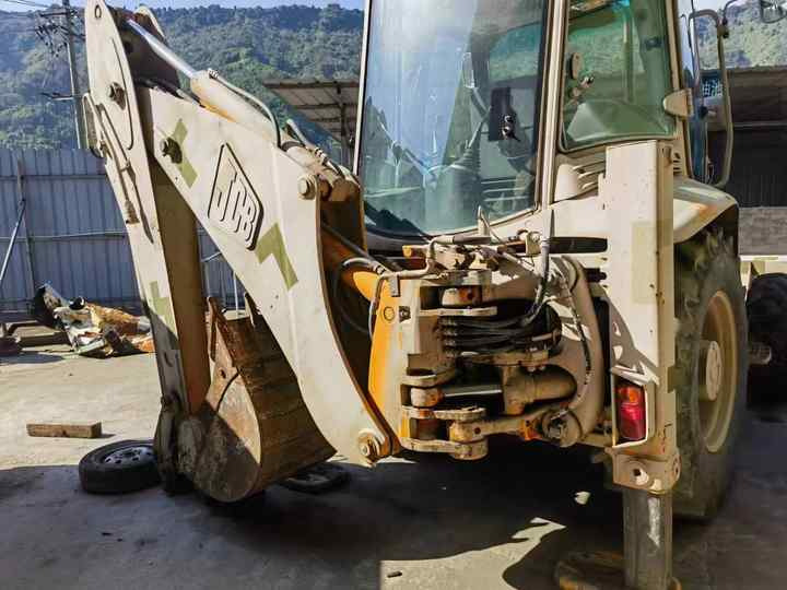 Backhoe loader JCB 3CX 4*4 tlb loader UKmade, used cheap JCB 3CX retro loader and digger - Backhoe loader: picture 2 Backhoe loader JCB 3CX 4*4 tlb loader UKmade, used cheap JCB 3CX retro loader and digger - Backhoe loader: picture 2