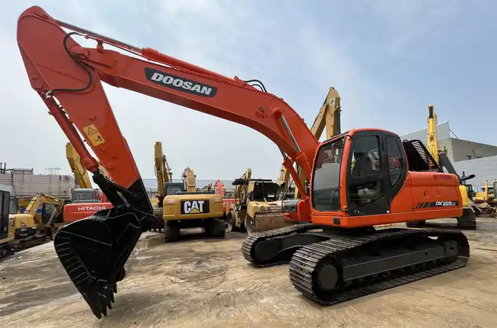 Crawler excavator Cheap Used Korea Brand Doosan DX225LC 20 ton Excavator: picture 6