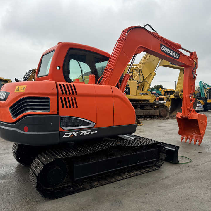 Doosan DX75-9C Used Excavator Crawler Second Hand Korean Engine DX75-9C Small Digger for Home or Farm - Crawler excavator: picture 1 Doosan DX75-9C Used Excavator Crawler Second Hand Korean Engine DX75-9C Small Digger for Home or Farm - Crawler excavator: picture 1