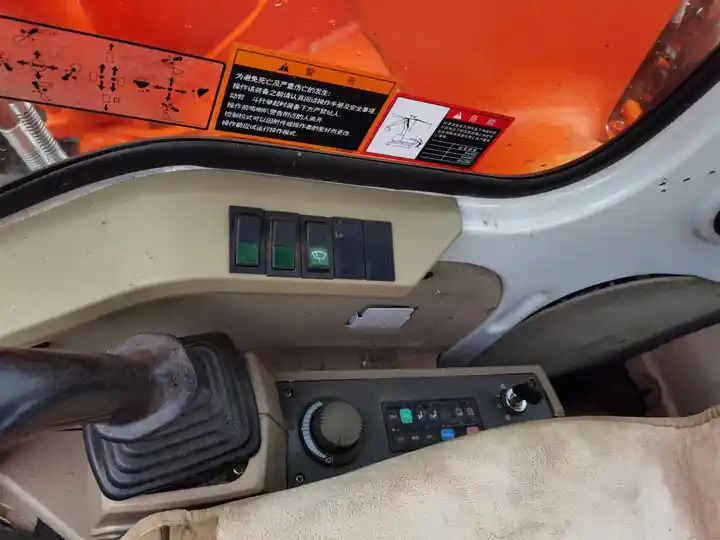 Excellent ConditionUsed Excavator Doosan Dh220 ,Nice Performance 22ton Used Excavator Dh220-7 At Low Price For Sale - Crawler excavator: picture 4 Excellent ConditionUsed Excavator Doosan Dh220 ,Nice Performance 22ton Used Excavator Dh220-7 At Low Price For Sale - Crawler excavator: picture 4