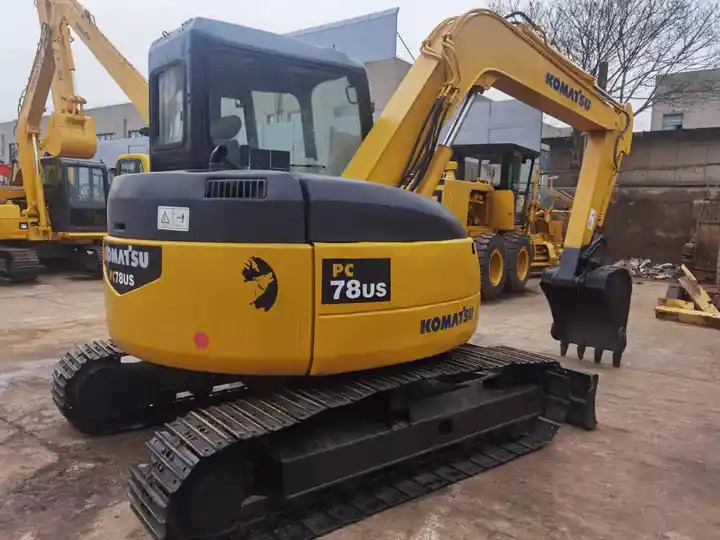 Japan Surplus Backhoe Excavator Komatsu Pc78us Pc60 Tracked Excavator With Blade Dozer For The Philippines in Shanghai - Crawler excavator: picture 2 Japan Surplus Backhoe Excavator Komatsu Pc78us Pc60 Tracked Excavator With Blade Dozer For The Philippines in Shanghai - Crawler excavator: picture 2