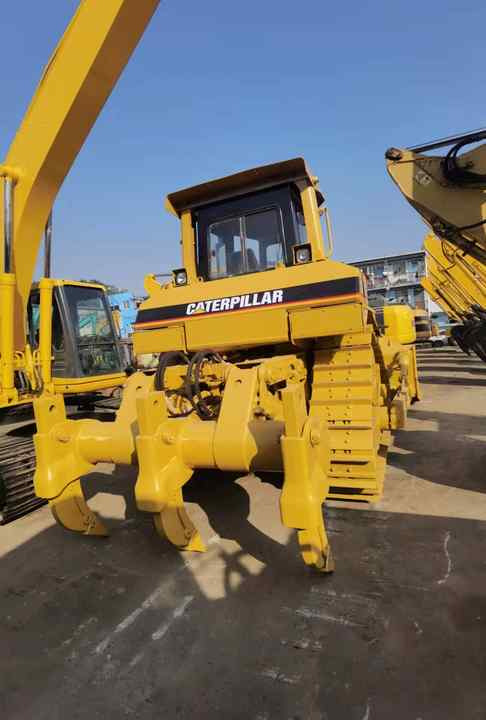 Used Bulldozers CAT D7R D8R with low price in Low Working Hour - Bulldozer: picture 4 Used Bulldozers CAT D7R D8R with low price in Low Working Hour - Bulldozer: picture 4