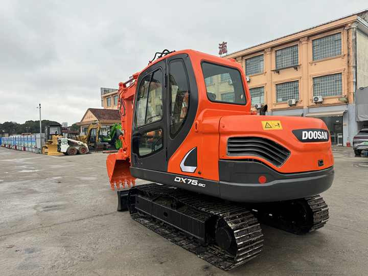 Used Excavator Doosan DX75-9C Second-hand Excavator Digger DX75-9C Compact Shovel Crawler Doosan 75 Excavator Doosan Dx75-9C - Crawler excavator: picture 4 Used Excavator Doosan DX75-9C Second-hand Excavator Digger DX75-9C Compact Shovel Crawler Doosan 75 Excavator Doosan Dx75-9C - Crawler excavator: picture 4