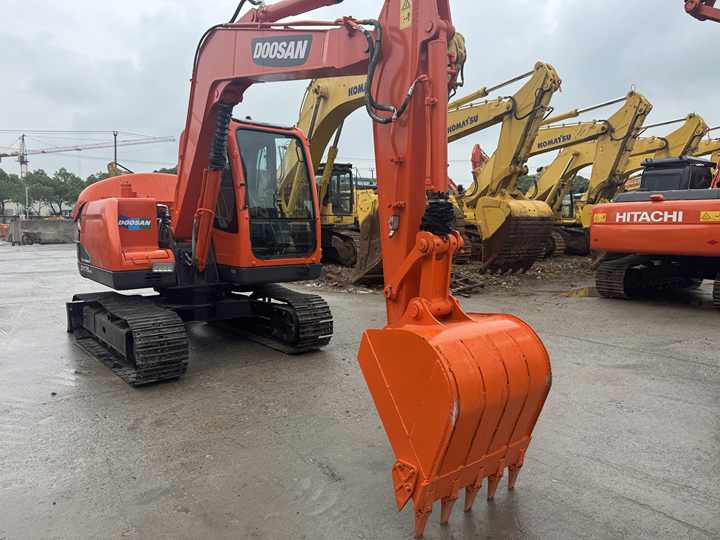 Used Excavator Doosan DX75-9C Second-hand Excavator Digger DX75-9C Compact Shovel Crawler Doosan 75 Excavator Doosan Dx75-9C - Crawler excavator: picture 5 Used Excavator Doosan DX75-9C Second-hand Excavator Digger DX75-9C Compact Shovel Crawler Doosan 75 Excavator Doosan Dx75-9C - Crawler excavator: picture 5