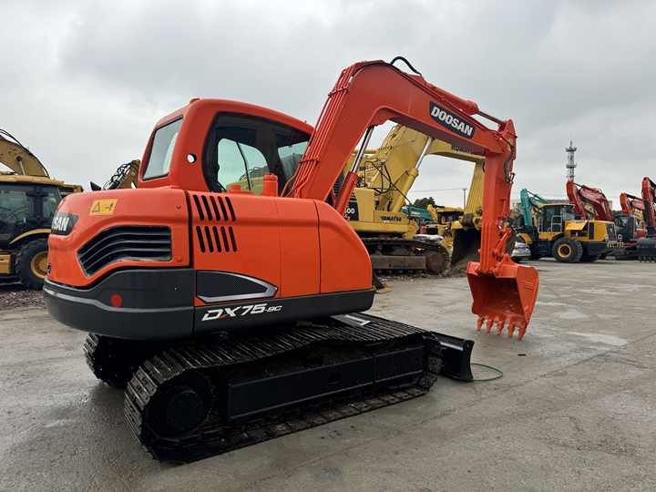 Used Excavator Doosan DX75-9C Second-hand Excavator Digger DX75-9C Compact Shovel Crawler Doosan 75 Excavator Doosan Dx75-9C - Crawler excavator: picture 4 Used Excavator Doosan DX75-9C Second-hand Excavator Digger DX75-9C Compact Shovel Crawler Doosan 75 Excavator Doosan Dx75-9C - Crawler excavator: picture 4