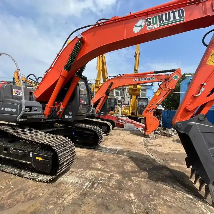 Used Hitachi ZX200 crawler Excavator, Japan Made used Hitachi ZX200 large Excavator in good condition on sale - Crawler excavator: picture 1 Used Hitachi ZX200 crawler Excavator, Japan Made used Hitachi ZX200 large Excavator in good condition on sale - Crawler excavator: picture 1