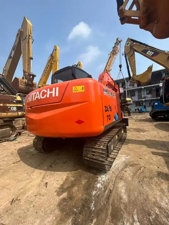 Crawler excavator Used Hitachi ZX70 crawler Excavator, Japan Made used Hitachi ZX70 Mini Excavator in good condition on sale: picture 6 Crawler excavator Used Hitachi ZX70 crawler Excavator, Japan Made used Hitachi ZX70 Mini Excavator in good condition on sale: picture 6