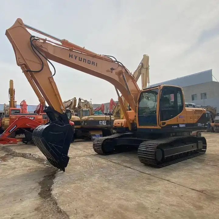 Used Hyundai 225 excavator second hand Korea Hyundai excavator Excavadoras de segunda mano - Excavator: picture 1 Used Hyundai 225 excavator second hand Korea Hyundai excavator Excavadoras de segunda mano - Excavator: picture 1
